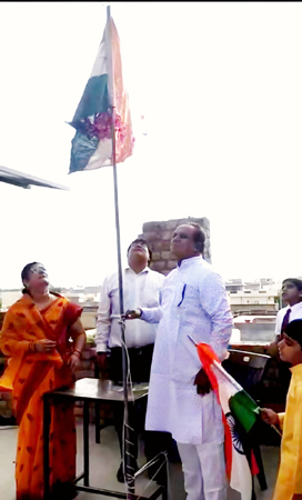 Bikaner News : अंकुर विद्याश्रम में धूमधाम से मनाया स्वतंत्रता दिवस, किराडू ने किया ध्वजारोहण 1 Nagendra Narayan Kiradu